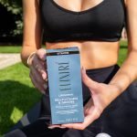 ELIXIRÉ LIPOSOMSKI MULTIVITAMIN & GREENS, okus pomaranče – lifestyle, jutranji ritual s stekleničko